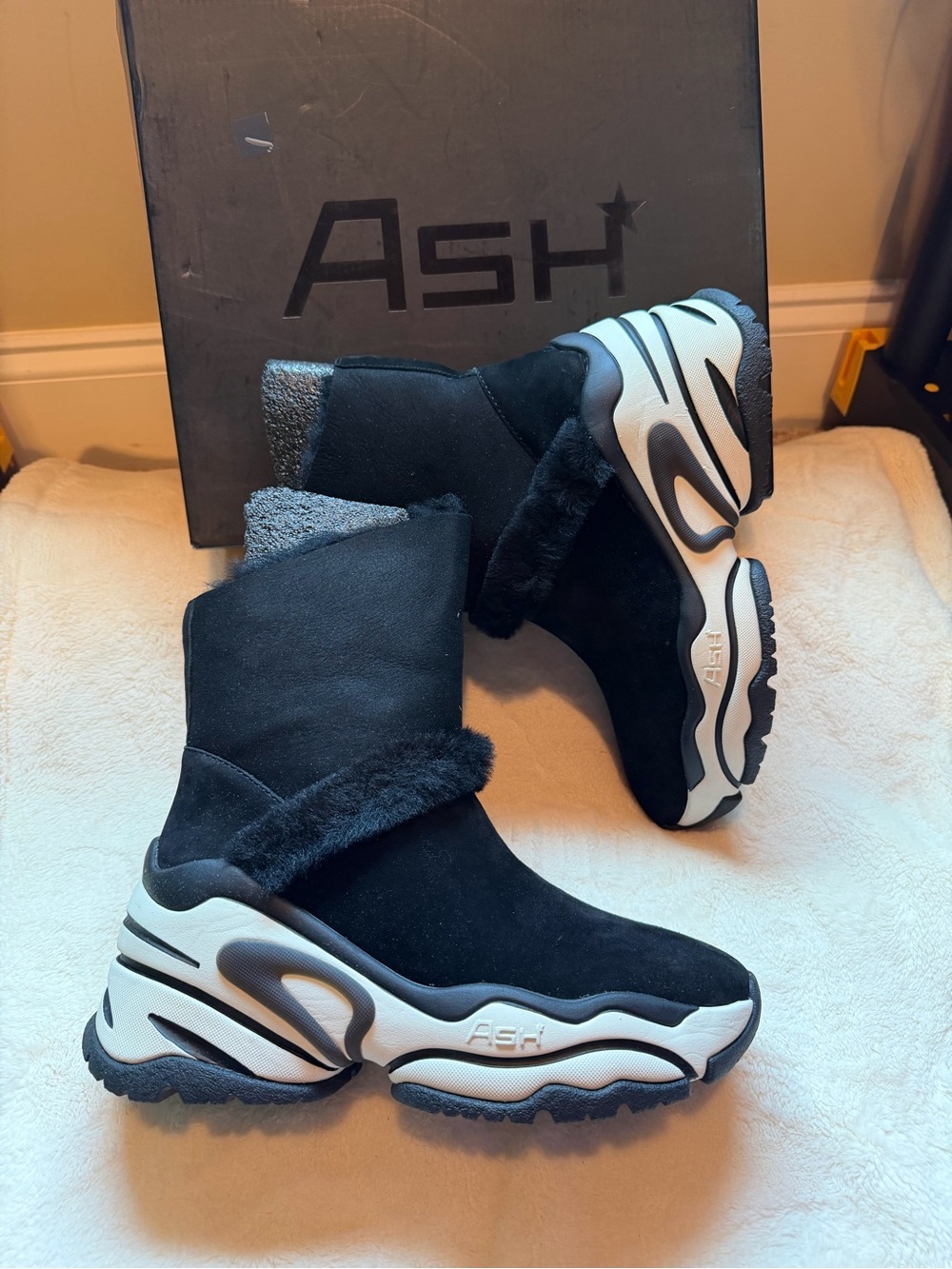 ✨NEW✨ASH Blake Shearling high top sneaker booties